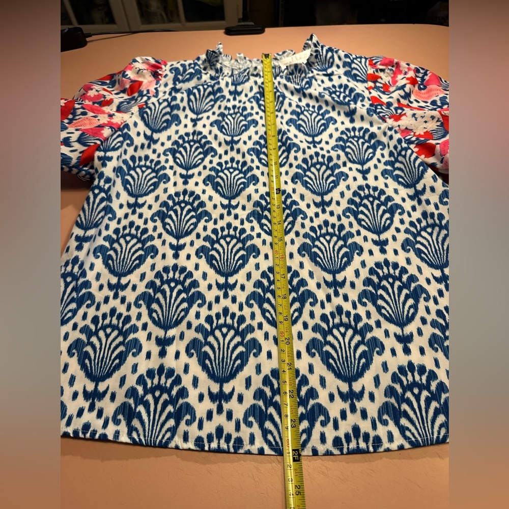 EUC Mod Boutique Blue & Pink Patterned Short Sleeve Top - Picture 5 of 7